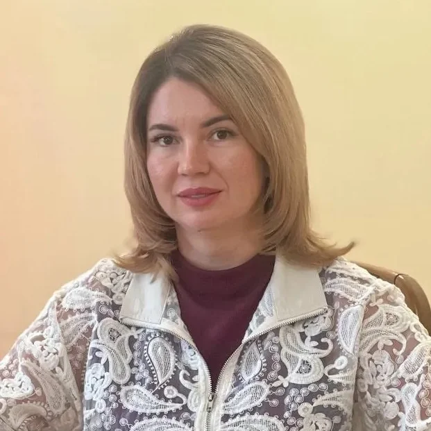 Дина Хнычева